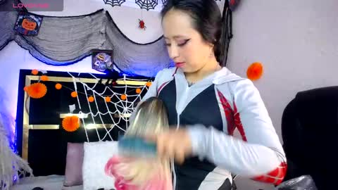 Snapshot of moon_water__ chatting on October 14, 11:57 am Moon Water online show from October 14, 11:57 am