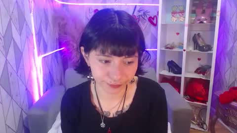 Snapshot of mooncharlotte chatting on October 17, 8:23 pm Charlotte online show from October 17, 8:23 pm