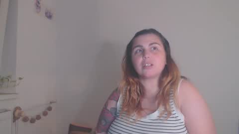 Snapshot of moonfox_ chatting on September 24, 2:43 am MoonFox  online show from September 24, 2:43 am