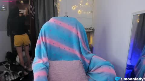 MOON  online show from March 30, 4:23 am