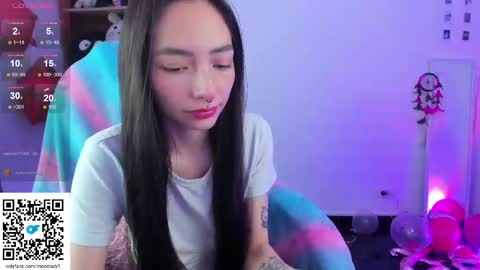 Snapshot of moonlady_ chatting on March 5, 10:12 pm MOON  online show from March 5, 10:12 pm