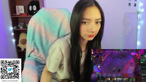Snapshot of moonlady_ chatting on January 17, 11:07 pm MOON  online show from January 17, 11:07 pm