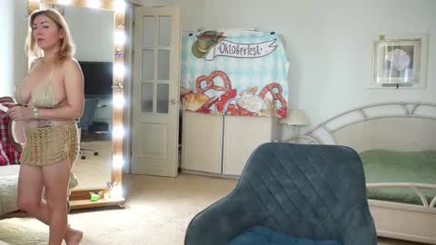 Snapshot of moonlight4u chatting on September 21, 6:56 am Jane online show from September 21, 6:56 am