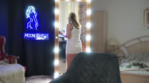 Snapshot of moonlight4u chatting on January 27, 5:25 am Jane online show from January 27, 5:25 am