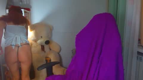 Snapshot of moonmaaiden chatting on September 19, 6:01 am Tina online show from September 19, 6:01 am