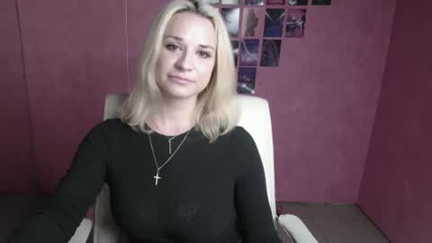 Susanna online show from May 11, 4:04 pm