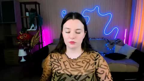 Snapshot of moonvelle chatting on September 15, 12:24 pm Betty online show from September 15, 12:24 pm