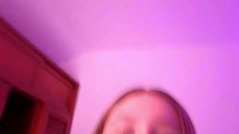 Snapshot of morainfire chatting on October 26, 1:01 am morainfire online show from October 26, 1:01 am
