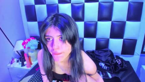 morganasmit_ online show from April 14, 3:01 pm
