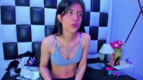 morganasmit_ online show from July 1, 2:49 pm