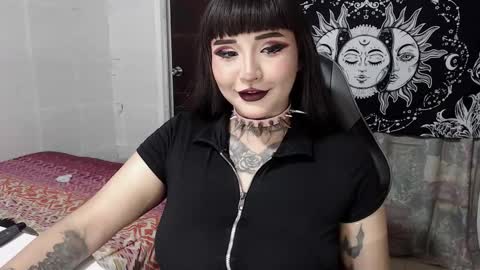 Snapshot of morganmoon1 chatting on September 15, 9:33 pm Morgan Moon online show from September 15, 9:33 pm
