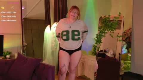 morvelyn online show from April 12, 9:50 pm