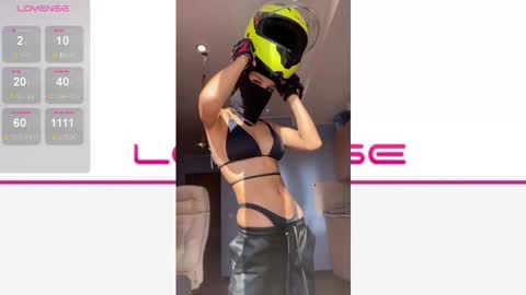 Snapshot of moto_ponchik chatting on February 12, 7:55 am Kris online show from February 12, 7:55 am