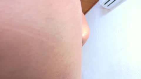 Snapshot of mrs_buttocks chatting on January 24, 2:19 pm mrs_buttocks online show from January 24, 2:19 pm