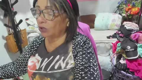 mrs_mommy online show from June 8, 1:28 am