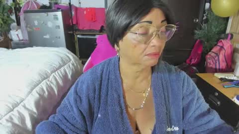 mrs_mommy online show from November 18, 6:53 pm