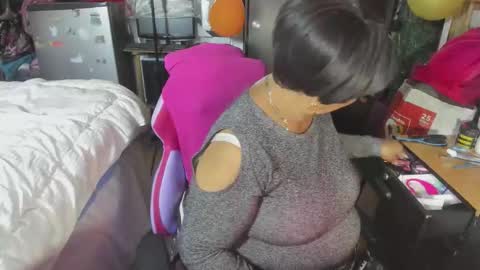 mrs_mommy online show from November 11, 9:23 pm