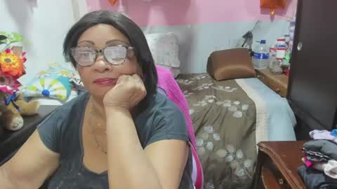 mrs_mommy online show from July 7, 9:50 pm