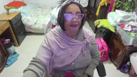 Snapshot of mrs_mommy chatting on February 25, 11:37 pm mrs_mommy online show from February 25, 11:37 pm