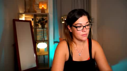 Snapshot of mrsfllowerr chatting on October 9, 6:45 pm Tamara online show from October 9, 6:45 pm