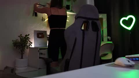 YOUR OWNER online show from September 17, 3:32 pm