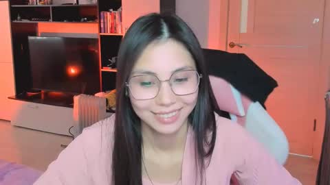 ms_emily_ online show from April 11, 9:46 am