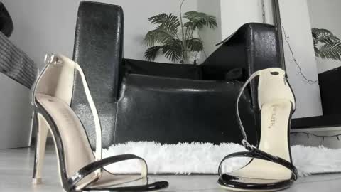 Snapshot of ms_enigma chatting on February 20, 2:24 pm Goddess. Miss. Lady. Queen. Madam Milady online show from February 20, 2:24 pm