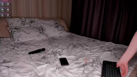 Eva 3 online show from February 9, 1:13 pm