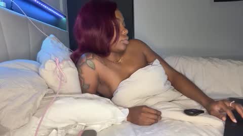 mskitty000 online show from December 21, 5:44 am