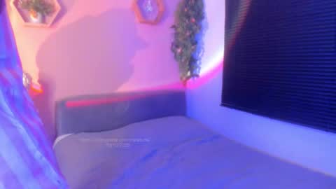 Snapshot of mslalune chatting on October 11, 2:05 am Vero   Meg online show from October 11, 2:05 am
