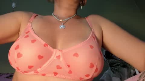 Snapshot of mspurrfectlove chatting on February 4, 2:28 am MsPurrfectLove online show from February 4, 2:28 am
