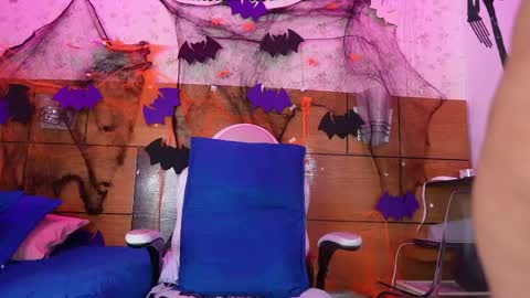 Manuela  online show from October 25, 3:25 am