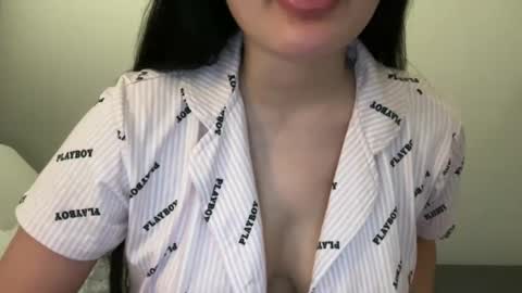 Snapshot of msxina chatting on March 8, 4:05 pm msxina online show from March 8, 4:05 pm