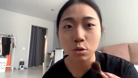 Mia online show from February 5, 4:15 am