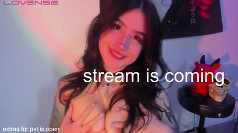 kimi- independent model online show from October 17, 9:29 pm