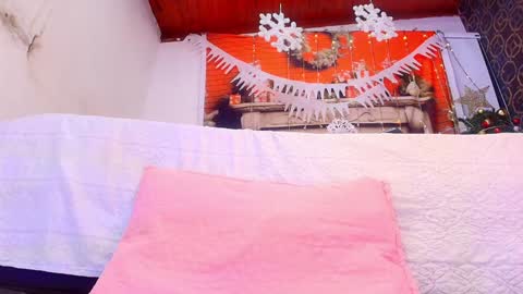 Snapshot of muriel_belovv chatting on December 14, 3:17 am Tell me Sofi online show from December 14, 3:17 am