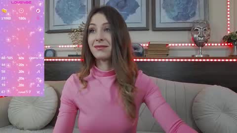 Luna  online show from November 8, 5:18 pm