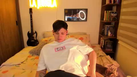 Snapshot of musicayluna chatting on October 15, 1:08 am VALENTINA Luna online show from October 15, 1:08 am