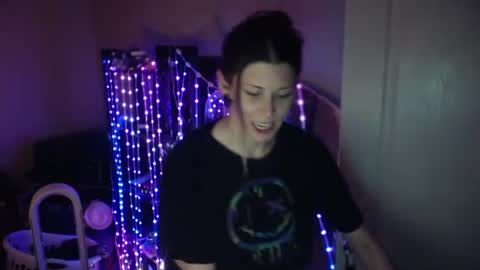ghost mantis online show from July 3, 10:10 am