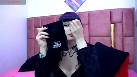 Snapshot of mxlvixje chatting on October 16, 5:21 am SOFIA online show from October 16, 5:21 am