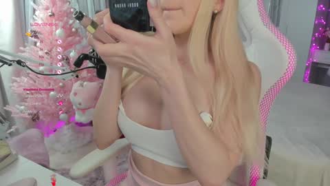 Snapshot of my_polina chatting on December 14, 10:39 pm Poli online show from December 14, 10:39 pm