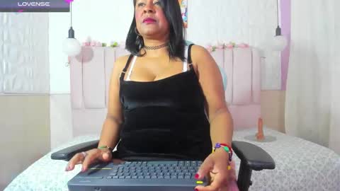 mya_blaze online show from November 19, 12:49 pm