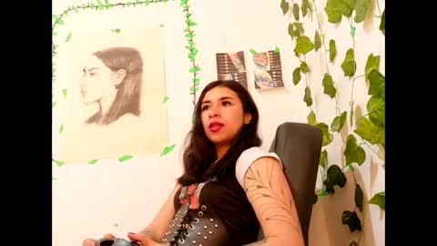 Snapshot of myagosling13 chatting on September 9, 5:02 pm miagosling NTMU Dont forget follow me online show from September 9, 5:02 pm