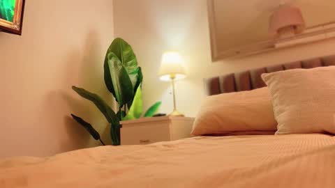 Mya-be Yours P online show from March 4, 10:05 pm