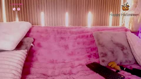 Snapshot of myladreams_ chatting on October 15, 4:04 am Myla online show from October 15, 4:04 am