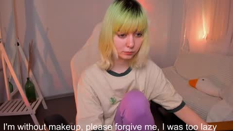 MylaFlores online show from December 5, 1:36 am