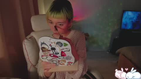 MylaFlores online show from December 28, 7:33 am