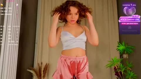 Monique with Curls online show from February 27, 9:25 pm