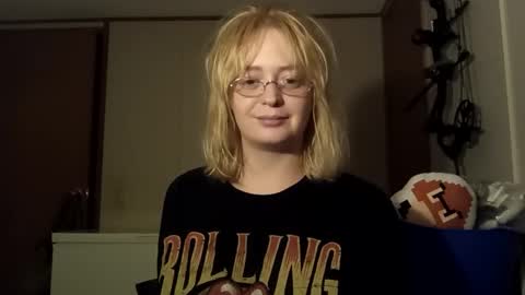Annie Archer online show from October 20, 3:42 am