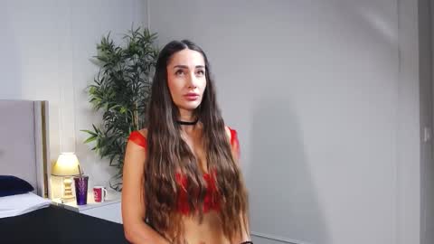 Snapshot of myriamfox_ chatting on September 21, 9:52 am Miryam online show from September 21, 9:52 am